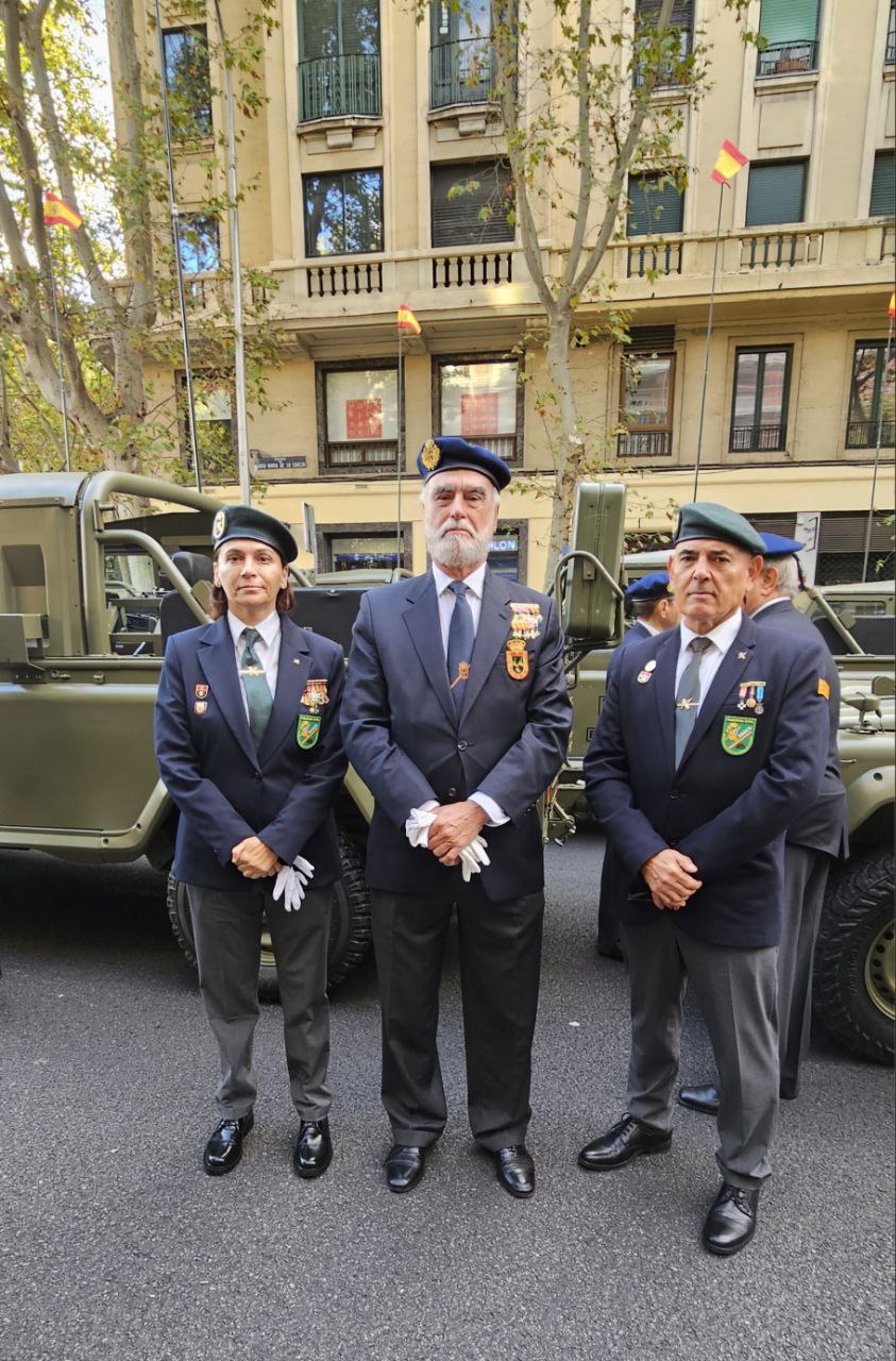 RAGCE desfila en Madrid en el Día de la Fiesta Nacional con los Veteranos de las Fuerzas Armadas